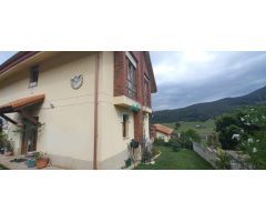 Se vende chalet pareado en Rasines