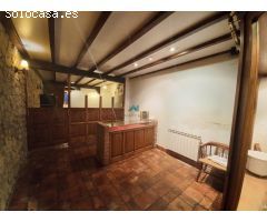 Se vende casa con local comercial en Ampuero