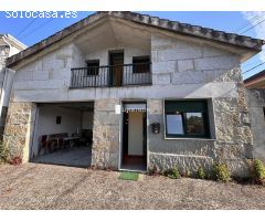 Chalet SEMINUEVO, con Patio delantero de 80 m2, en AS MARAVILLAS (Cartelle).