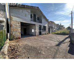 Chalet SEMINUEVO, con Patio delantero de 80 m2, en AS MARAVILLAS (Cartelle).