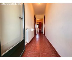 Chalet SEMINUEVO, con Patio delantero de 80 m2, en AS MARAVILLAS (Cartelle).