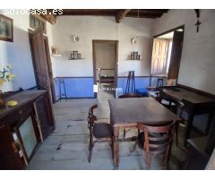 Típica CASA gallega en Piedra, rehabilitada parcialmente, Ayto. PORQUEIRA