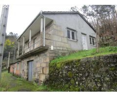 Casa de piedra EN CONSTRUCCION, en parcela de 485 m2; a 7 km. de O CARBALLIÑO.