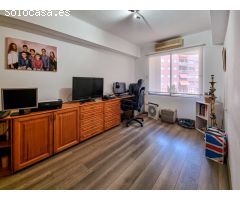 Bonito piso en la zona de Pascual Ribot con ascensor !!