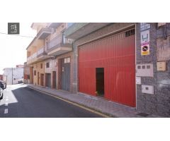 AMPLIO TALLER DE CHAPA Y PINTURA  EN GENETO