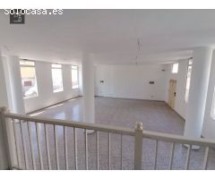 AMPLIO LOCAL COMERCIAL EN LA LAGUNA