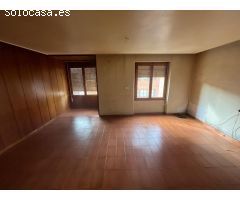 PISO ECONÓMICO, PLENO CENTRO. IDEAL FAMILIAS