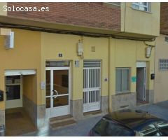 PLANTA BAJA CON 2 HABITACIONES Y COCINA. IDEAL COMO LOCAL COMERCIAL O VIVIENDA
