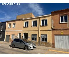 CASA CON PATIO. ZONA TRANQUILA