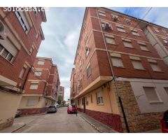 PISO SEMIREFORMADO CON ASCENSOR . ZONA TRANQUILA A POCA DISTANCIA DEL CENTRO