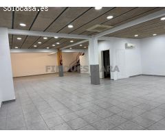¡LOCAL COMERCIAL EN ESTUPENDA ZONA DE PASO!