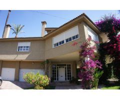 Villa en Venta en Orihuela, Alicante