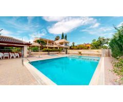 Villa en Venta en Orihuela Costa, Alicante