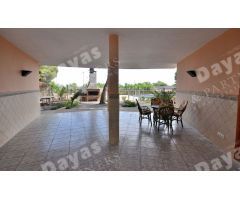Villa en Venta en Torrevieja, Alicante