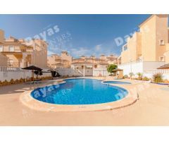 Casa Adosada en Venta en San Miguel de Salinas, Alicante