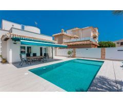 Chalet en Venta en Orihuela Costa, Alicante