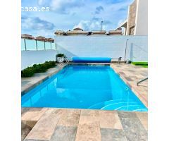Villa en Venta en Orihuela Costa, Alicante