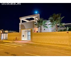 Villa en Venta en Benijófar, Alicante