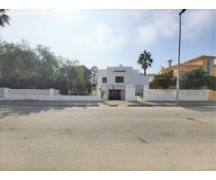 Villa en Venta en Orihuela Costa, Alicante