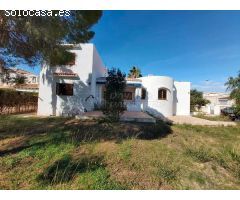 Villa en Venta en Orihuela Costa, Alicante