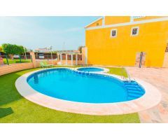 Adosado en Venta en Torrevieja, Alicante