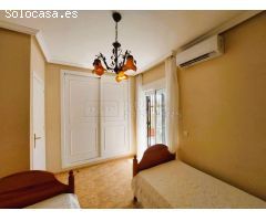 Chalet Pareado en Venta en Torrevieja, Alicante
