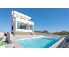 Espectacular chalet en primera linea de playa de Oliva