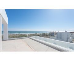 Espectacular chalet en primera linea de playa de Oliva