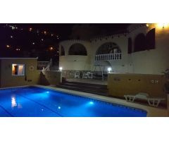 Villa en Benitachell con piscina y vistas al mar