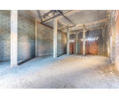 HUERCAL ALMERIA - LOCAL COMERCIAL EN ESQUINA 3 CALLES - 140 M2 - 5,65M ALTURA - CAPACIDAD DOBLAR