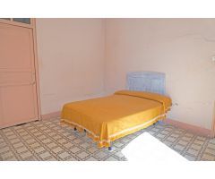 CENTRO ALMERIA: 4 HABITACIONES + 1 BAÑO + PATIO + COCINA INDEPENDIENTE