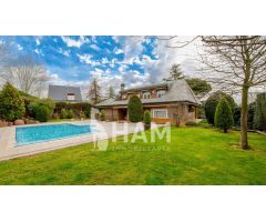 Chalet independiente en El Olivar del Mirabal | 400 m², 6 habitaciones, piscina y jardín