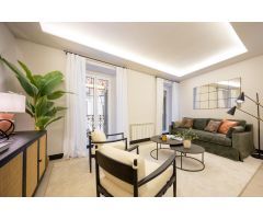 Vivienda reformada con estilo y funcionalidad en finca histórica.