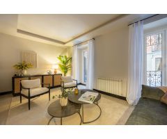 Vivienda reformada con estilo y funcionalidad en finca histórica.