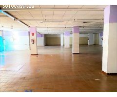 2 LOCALES UNIDOS CON UN TOTAL DE 480M² EN LA MEJOR ZONA DEL VENDRELL