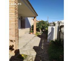 Chalet esquinero en Albinyana – Una sola planta