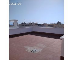 Espléndido Ático en El Campello con Amplia Terraza y Vistas al Mar