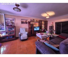 EN VENTA CASA CON TERRENO EN MERINDAD DE MONTIJA