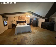 MAGNIFICO CHALET EN CHICLANA