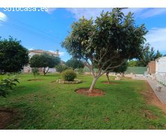 Chalet de dos plantas en parcela de 1037 m2
