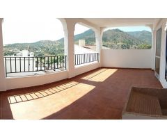 Casa de Pueblo en Venta en Tolox, Málaga