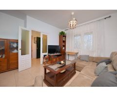 Acogedora villa ubicada en una popular urbanización de Alhaurin y a pocos minutos de Lauro Golf.