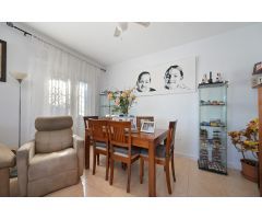Acogedora villa ubicada en una popular urbanización de Alhaurin y a pocos minutos de Lauro Golf.