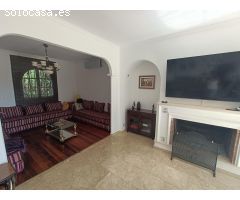 Magnifica villa en una urbanización privada a pocos minutos de Lauro Golf