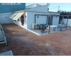 CASA DE CAMPO  PAREADA SOBRE UNA PARCELA DE 2250M2