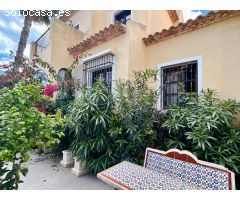Adosado de 3 dormitorios con jardín y terraza en La Zenia
