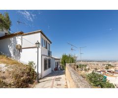 Coqueta Casa zona Barranco del Abogado con  vistas a Granada