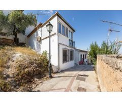 Coqueta Casa zona Barranco del Abogado con  vistas a Granada