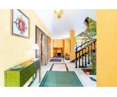 Exclusiva vivienda en El Serrallo con jardín, apartamento independiente y espectaculares vistas