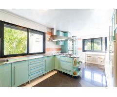 Exclusiva vivienda en El Serrallo con jardín, apartamento independiente y espectaculares vistas